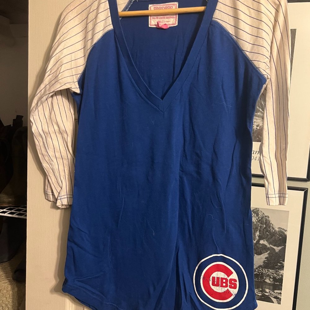 Super Soft Chicago Cubs Raglan 3/4 Sleeve V-Neck T Shirt Victoria's Secret PINK